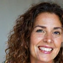 Retrato de Laura V., sonriendo